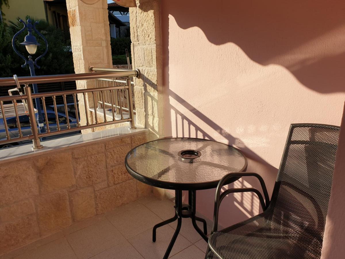 Aparthotel Fouli House Pefkochori Exterior foto